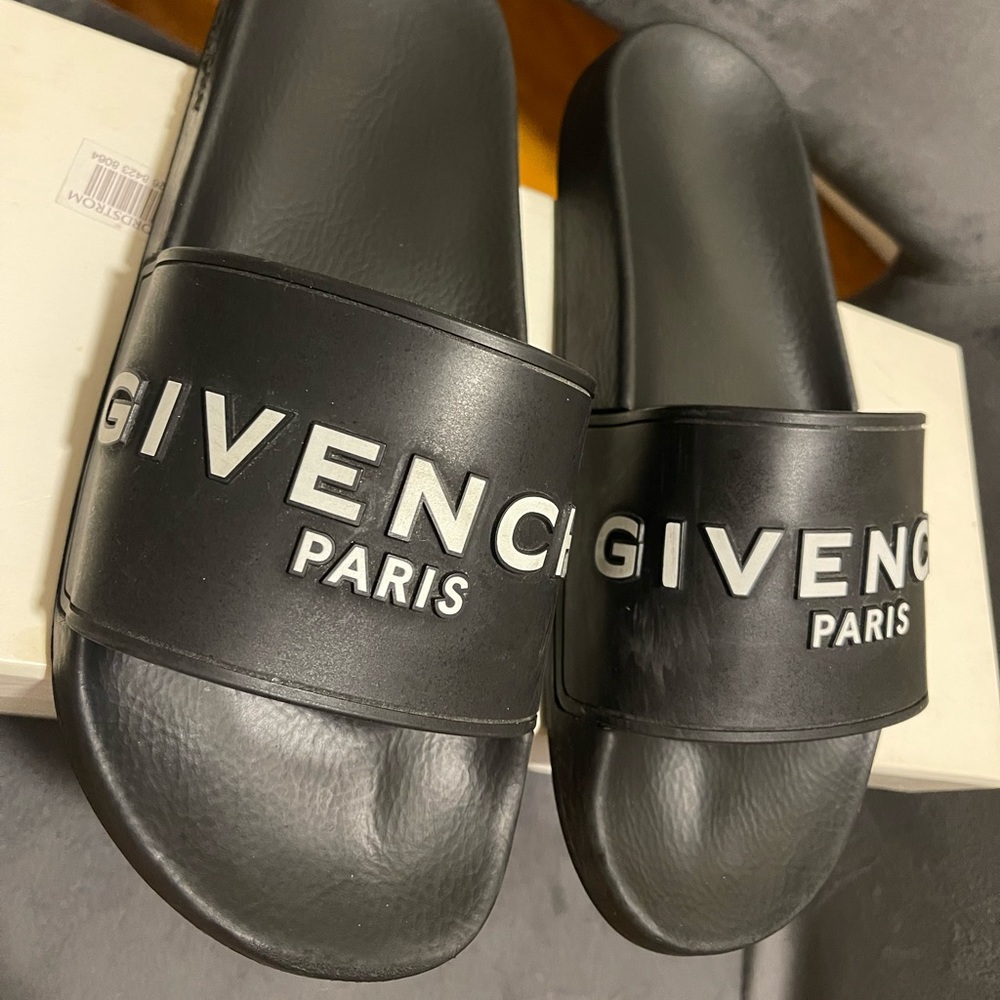 SOLD Givenchy Womens Logo Slide